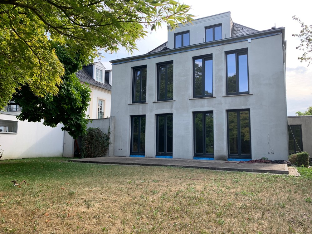 Einmalige Villa in prädestinierter Wohnlage!, 40237 Düsseldorf, Villa