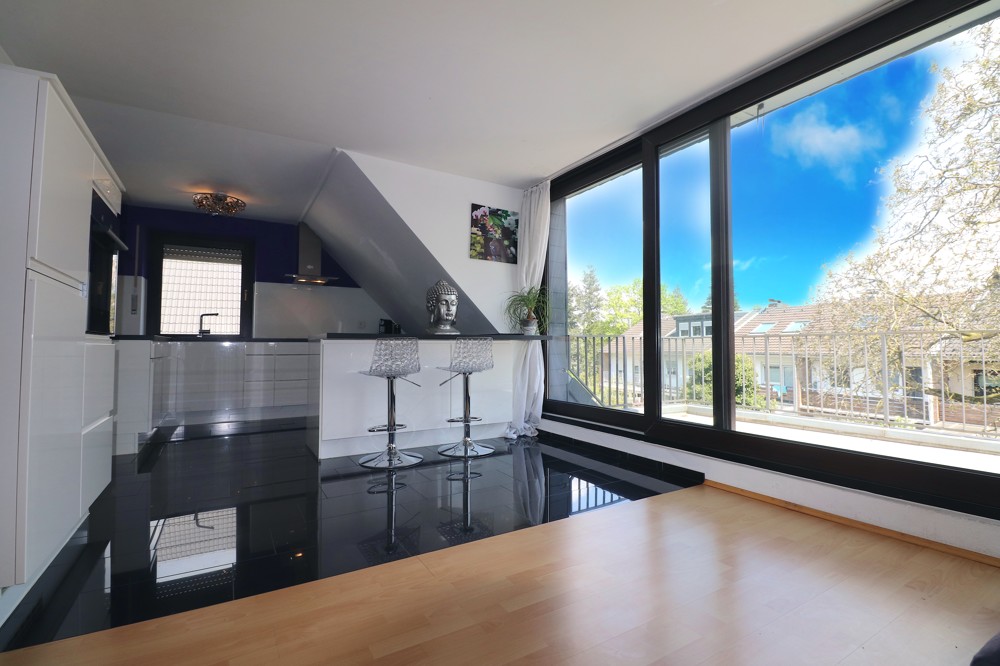 Beeindruckende Maisonette mit Dachterrasse, 40468 Düsseldorf, Maisonettewohnung