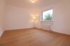 Exklusive Maisonette mit traumhaftem Garten in direkter Rheinlage - Schlafzimmer1