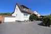Freistehendes Einfamilienhaus mit Pool in exponierter Lage - Frontansicht