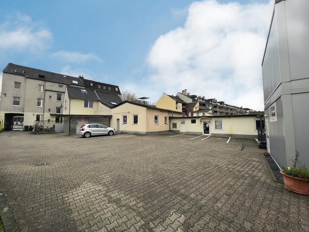 Zwei attraktive Wohn- und Geschäftshäuser mit lukrativem Mietsteigerungspotenzial, 40591 Düsseldorf, Haus