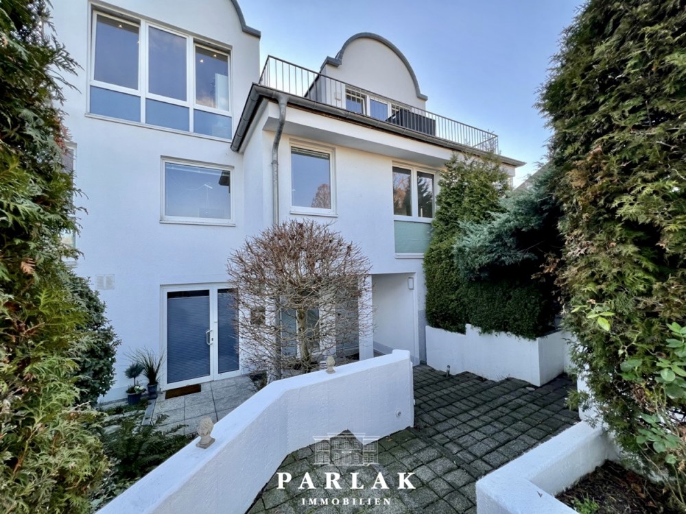 Stilvolle Dachterrassenwohnung im Villenviertel, 40547 Düsseldorf, Etagenwohnung