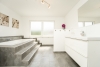 Familienoase mitten im Naturschutzgebiet - Designer-Badewanne