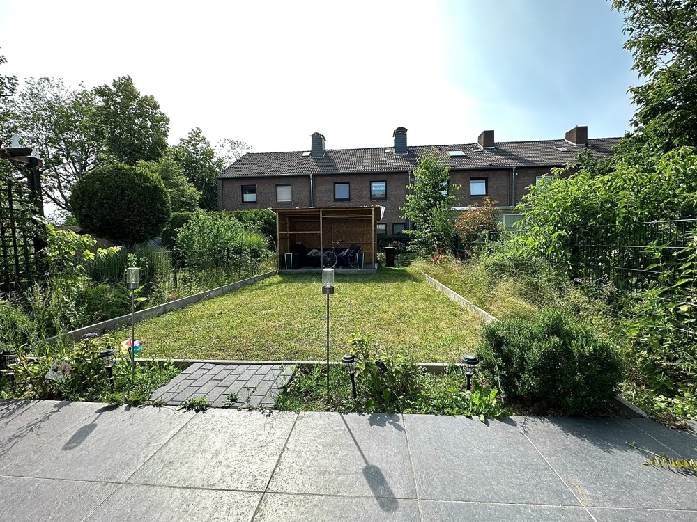 Familiendomizil mit tollem Garten in Krefeld-Bockum, 47809 Krefeld, Reihenmittelhaus