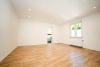 Exklusive 4-Zimmer-Wohnung mit Balkon & Garage! - Schlafbereich mit Ensuite Bad 1.OG